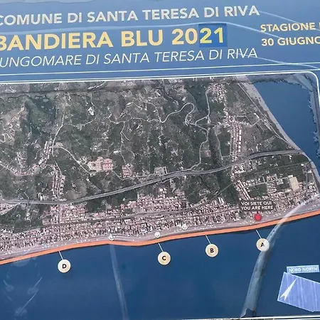 Riva Santa Teresa Di Riva